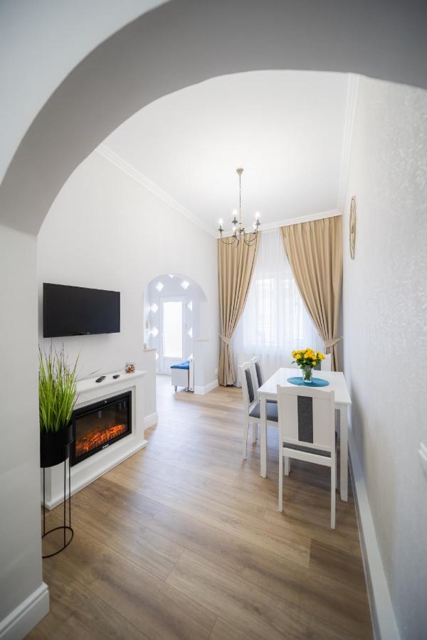Bluesky Ultra-Central Premium Apartment Oradea Εξωτερικό φωτογραφία